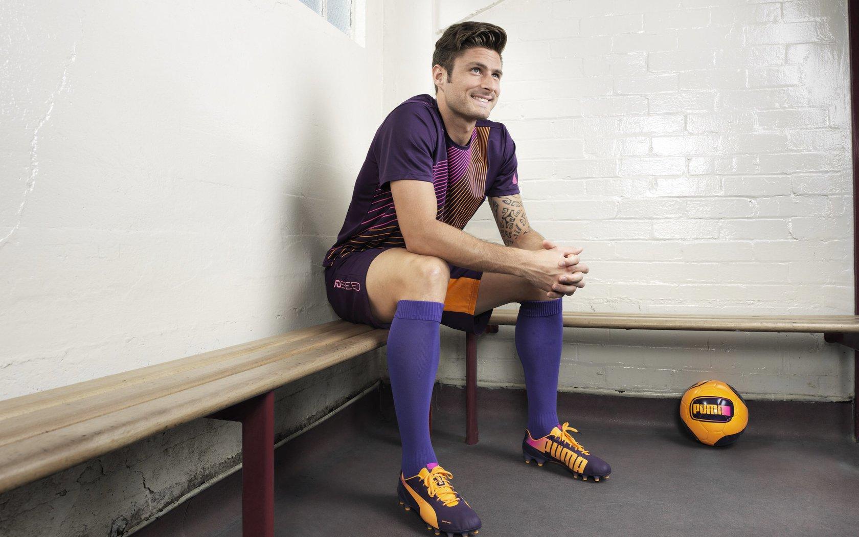 雄鹿与字母哥续约谈判进入关键阶段 尼克斯独家窗口关闭引联盟震荡